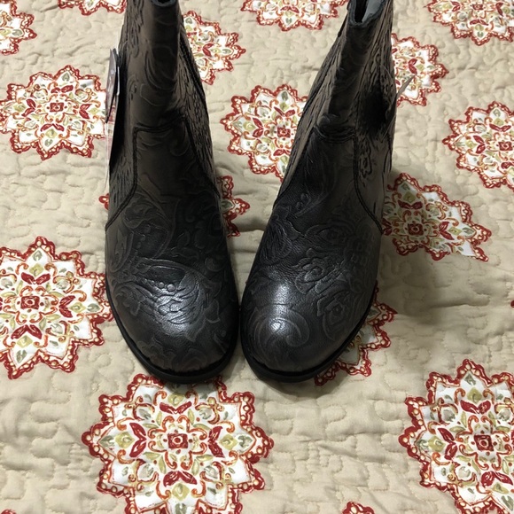 Sterling River Boots - Picture 3 of 8